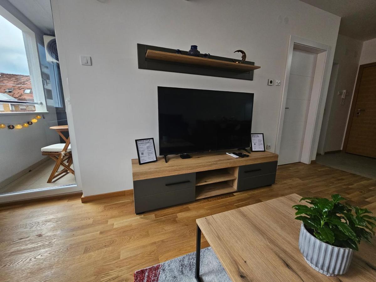 Sun&Moon Apartments Novi Sad Luaran gambar